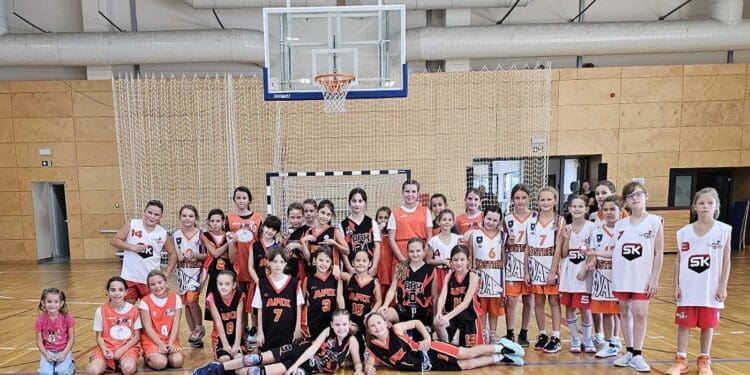 Najmlađe košarkašice na turniru “Moj prvi koš” u Crikvenici odigrale prve utakmice